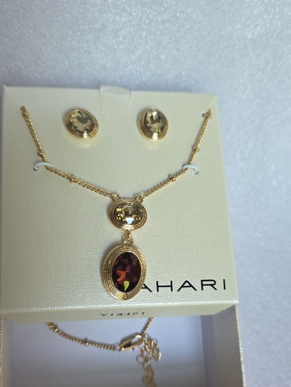 Tahari Gold-Tone Crystal Jewelry Set Necklace & Earrings Y14451 NIB 18-20" Exten - Picture 2 of 6